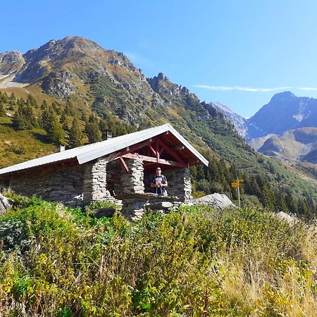 Апартаменты Le Refuge Du Poete Saint-Francois-de-Sales Экстерьер фото
